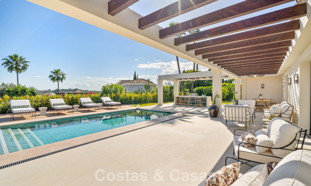 Villa de lujo de una sola planta, lista para entrar a vivir, en venta en el Valle del Golf de Nueva Andalucía, Marbella 780946