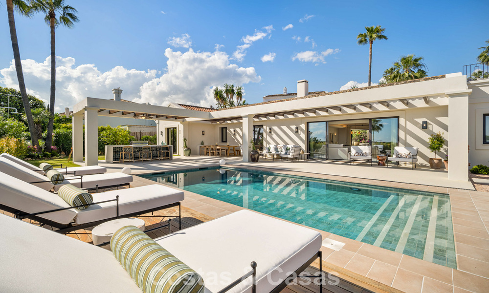 Villa de lujo de una sola planta, lista para entrar a vivir, en venta en el Valle del Golf de Nueva Andalucía, Marbella 780949