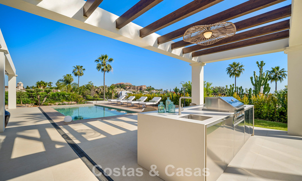 Villa de lujo de una sola planta, lista para entrar a vivir, en venta en el Valle del Golf de Nueva Andalucía, Marbella 780953