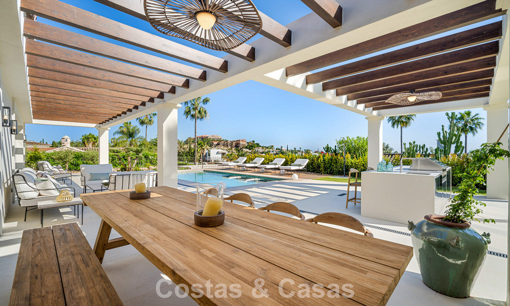 Villa de lujo de una sola planta, lista para entrar a vivir, en venta en el Valle del Golf de Nueva Andalucía, Marbella 780954