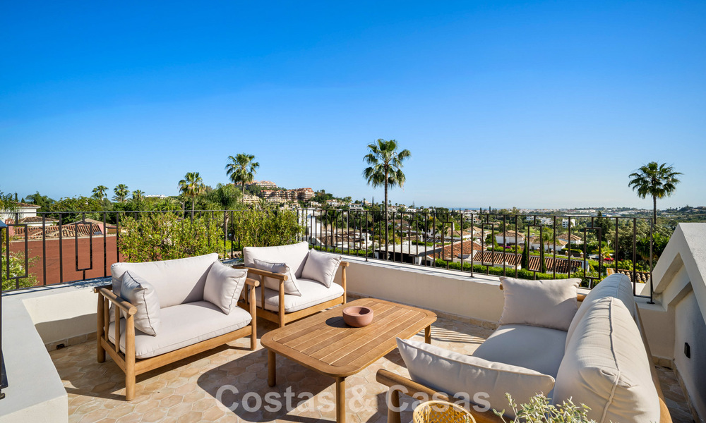 Villa de lujo de una sola planta, lista para entrar a vivir, en venta en el Valle del Golf de Nueva Andalucía, Marbella 780956