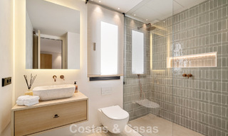 Villa de lujo de una sola planta, lista para entrar a vivir, en venta en el Valle del Golf de Nueva Andalucía, Marbella 781005 