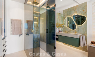 Lujoso apartamento de 3 dormitorios con vistas frontales al mar en venta al este de Marbella centro 780919 