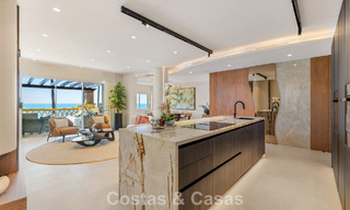 Lujoso apartamento de 3 dormitorios con vistas frontales al mar en venta al este de Marbella centro 780934 