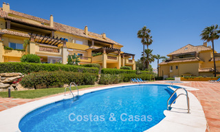 Lujoso apartamento de 3 dormitorios con vistas frontales al mar en venta al este de Marbella centro 780945 