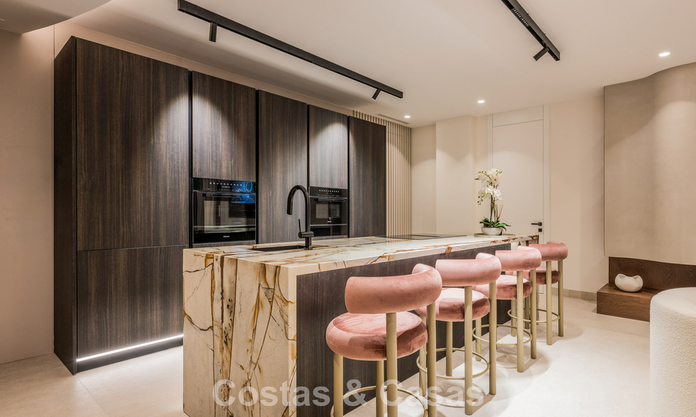 Lujoso apartamento de 3 dormitorios con vistas frontales al mar en venta al este de Marbella centro 780979