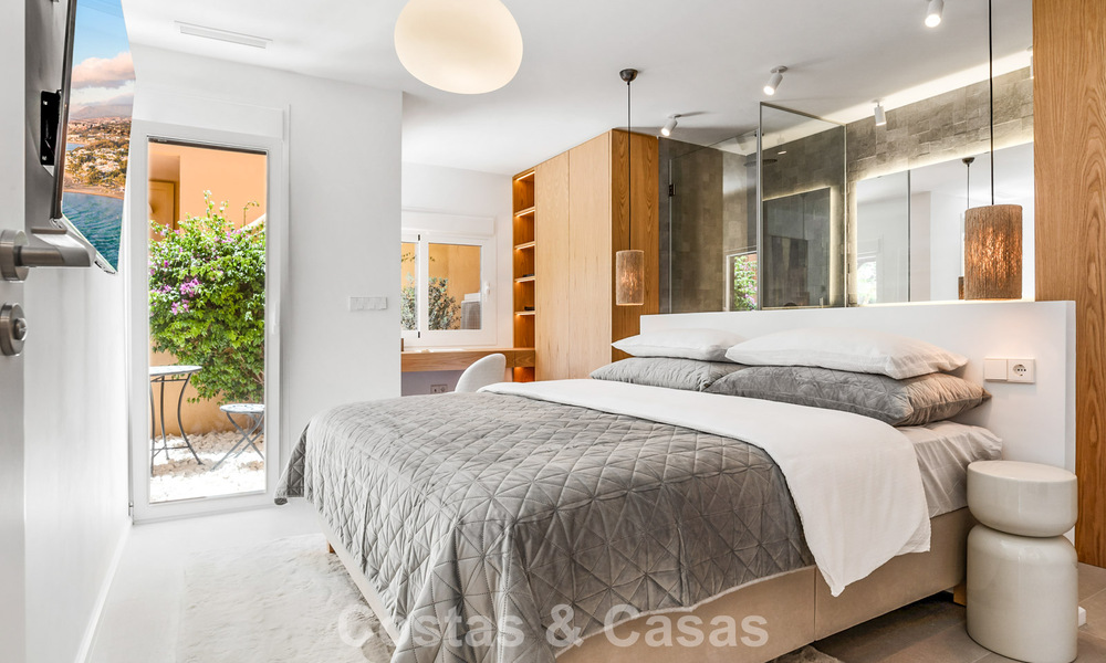 Apartamento de playa listo para entrar a vivir con impresionantes vistas al mar en venta en la zona oeste de Estepona 781068