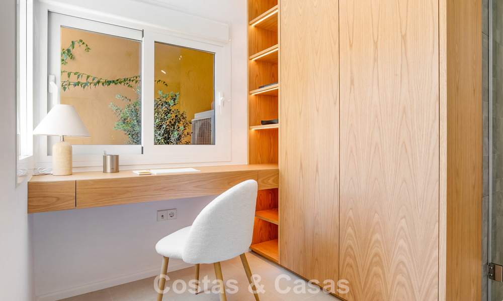 Apartamento de playa listo para entrar a vivir con impresionantes vistas al mar en venta en la zona oeste de Estepona 781069