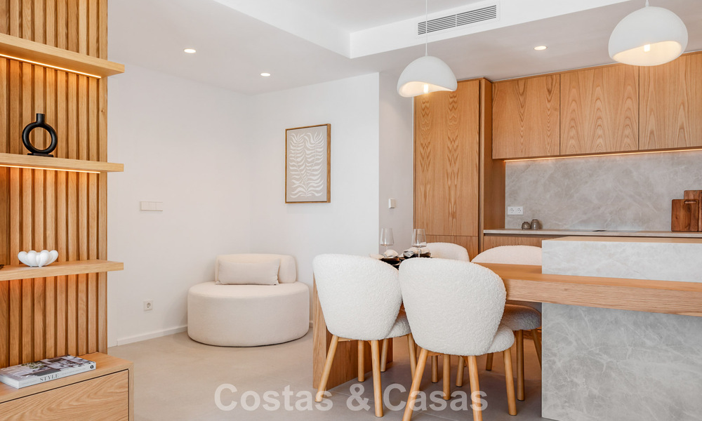 Apartamento de playa listo para entrar a vivir con impresionantes vistas al mar en venta en la zona oeste de Estepona 781083