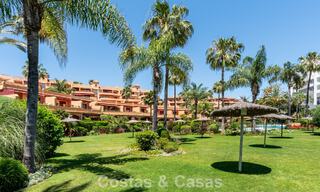 Apartamento de playa listo para entrar a vivir con impresionantes vistas al mar en venta en la zona oeste de Estepona 781086 