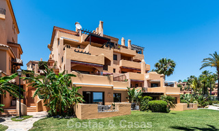 Apartamento de playa listo para entrar a vivir con impresionantes vistas al mar en venta en la zona oeste de Estepona 781088 