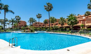 Apartamento de playa listo para entrar a vivir con impresionantes vistas al mar en venta en la zona oeste de Estepona 781090 
