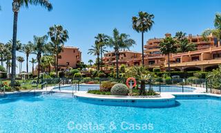 Apartamento de playa listo para entrar a vivir con impresionantes vistas al mar en venta en la zona oeste de Estepona 781091 