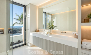 Exclusiva villa de lujo con arquitectura andaluza moderna en venta con vistas panorámicas al mar en Marbella - Benahavís 781185 
