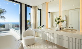 Exclusiva villa de lujo con arquitectura andaluza moderna en venta con vistas panorámicas al mar en Marbella - Benahavís 781190 
