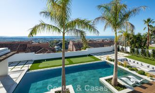 Exclusiva villa de lujo con arquitectura andaluza moderna en venta con vistas panorámicas al mar en Marbella - Benahavís 781193 