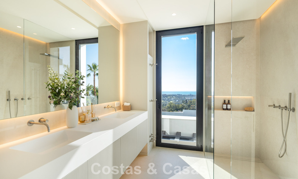 Exclusiva villa de lujo con arquitectura andaluza moderna en venta con vistas panorámicas al mar en Marbella - Benahavís 781195