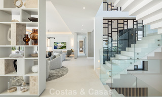 Exclusiva villa de lujo con arquitectura andaluza moderna en venta con vistas panorámicas al mar en Marbella - Benahavís 781205 