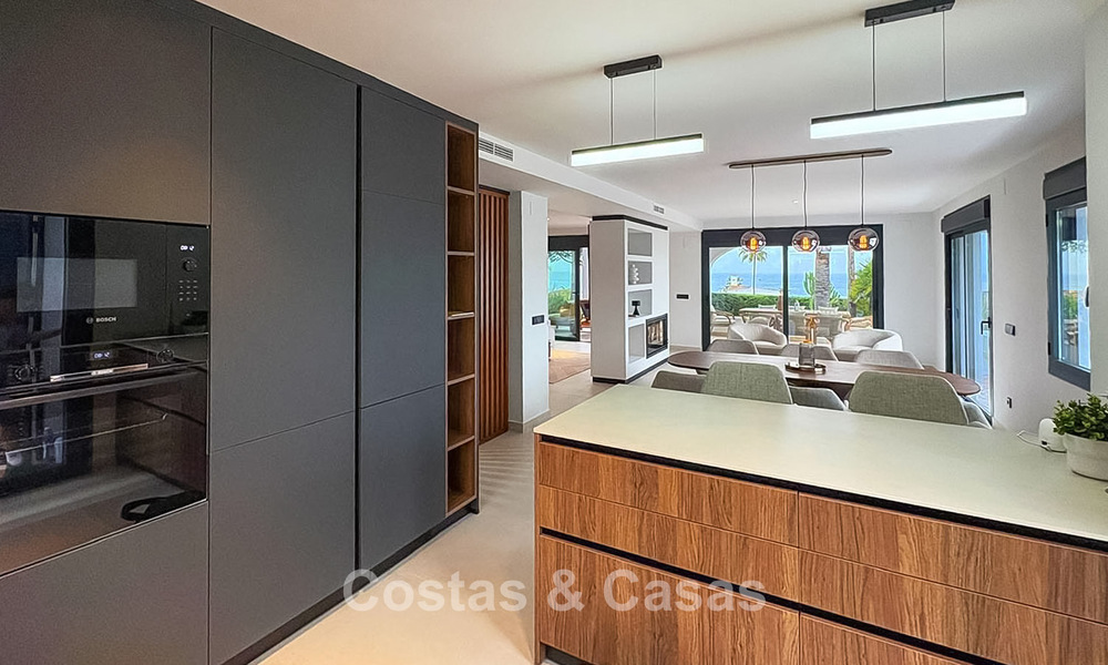 Villa de lujo de una sola planta con vistas al mar en venta cerca de la playa y el campo de golf en Mijas Costa, Costa del Sol 781224