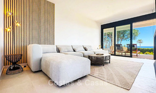 Villa de lujo de una sola planta con vistas al mar en venta cerca de la playa y el campo de golf en Mijas Costa, Costa del Sol 781225 