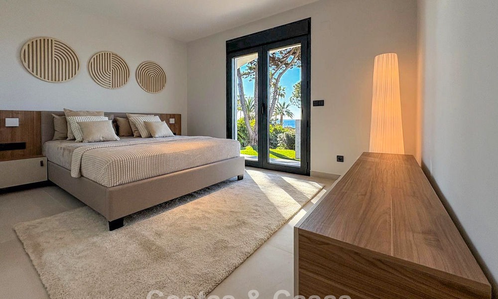 Villa de lujo de una sola planta con vistas al mar en venta cerca de la playa y el campo de golf en Mijas Costa, Costa del Sol 781227