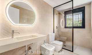 Villa de lujo de una sola planta con vistas al mar en venta cerca de la playa y el campo de golf en Mijas Costa, Costa del Sol 781229 