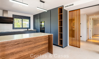 Villa de lujo de una sola planta con vistas al mar en venta cerca de la playa y el campo de golf en Mijas Costa, Costa del Sol 781232 