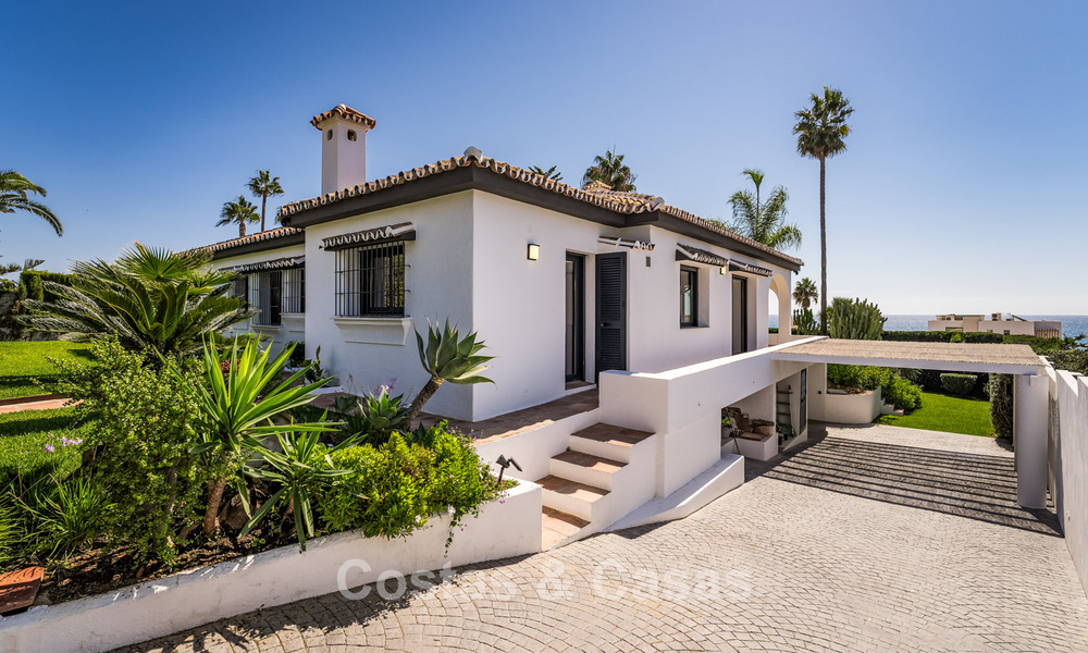 Villa de lujo de una sola planta con vistas al mar en venta cerca de la playa y el campo de golf en Mijas Costa, Costa del Sol 781235