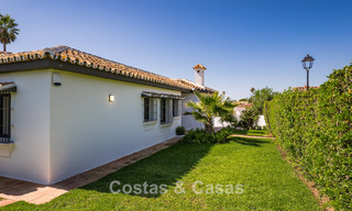 Villa de lujo de una sola planta con vistas al mar en venta cerca de la playa y el campo de golf en Mijas Costa, Costa del Sol 781236 