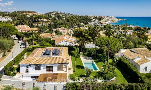 Villa de lujo de una sola planta con vistas al mar en venta cerca de la playa y el campo de golf en Mijas Costa, Costa del Sol 781241