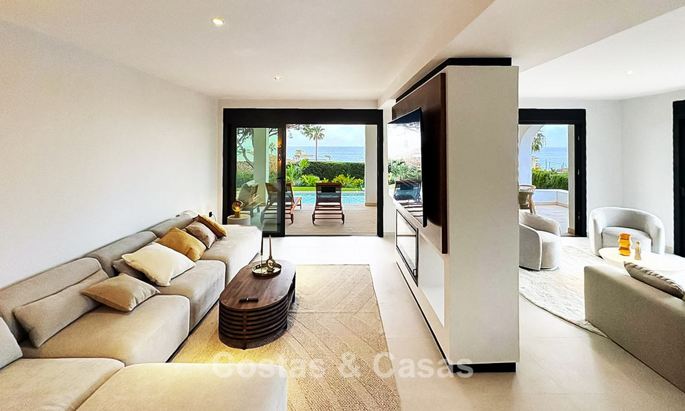 Villa de lujo de una sola planta con vistas al mar en venta cerca de la playa y el campo de golf en Mijas Costa, Costa del Sol 781244
