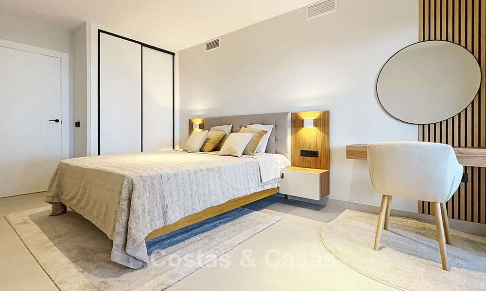 Villa de lujo de una sola planta con vistas al mar en venta cerca de la playa y el campo de golf en Mijas Costa, Costa del Sol 781246