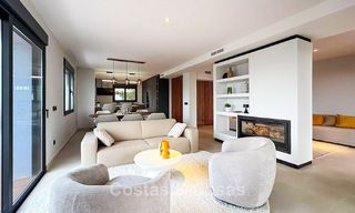 Villa de lujo de una sola planta con vistas al mar en venta cerca de la playa y el campo de golf en Mijas Costa, Costa del Sol 781250 