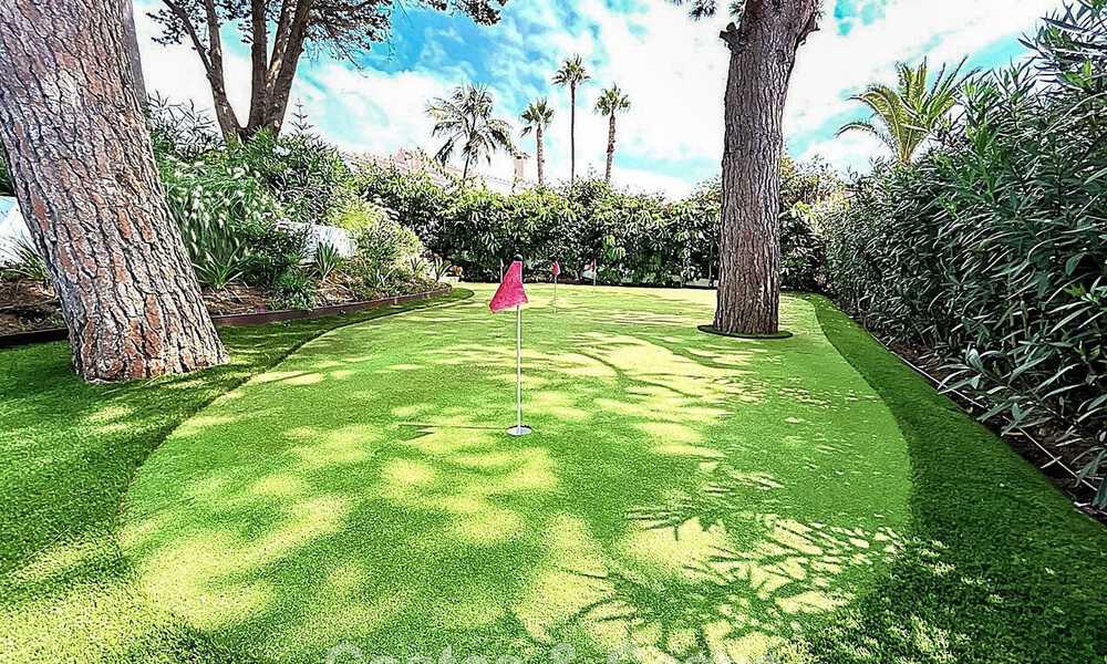 Villa de lujo de una sola planta con vistas al mar en venta cerca de la playa y el campo de golf en Mijas Costa, Costa del Sol 781251