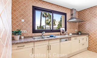 Ático de lujo en venta en primera línea de playa en la Nueva Milla de Oro, entre Marbella y Estepona 781258 