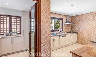 Ático de lujo en venta en primera línea de playa en la Nueva Milla de Oro, entre Marbella y Estepona 781259 