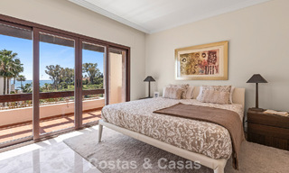 Ático de lujo en venta en primera línea de playa en la Nueva Milla de Oro, entre Marbella y Estepona 781267 