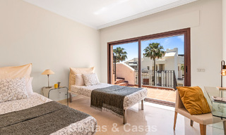 Ático de lujo en venta en primera línea de playa en la Nueva Milla de Oro, entre Marbella y Estepona 781270 