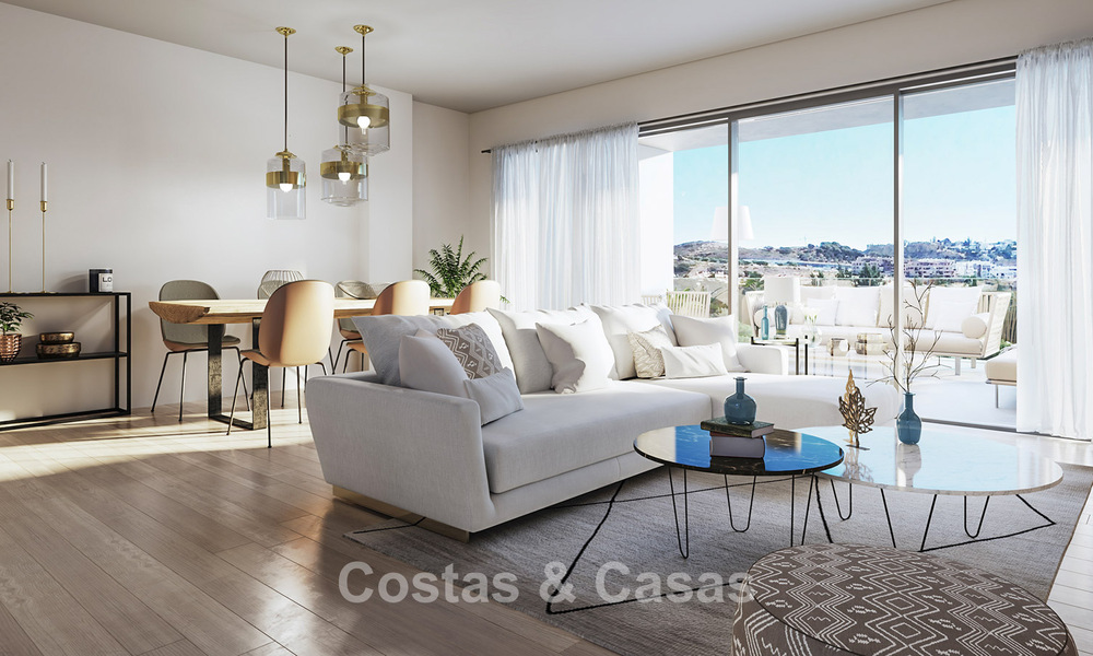 Apartamentos nuevos con vistas al mar en venta a un paso del campo de golf en La Cala de Mijas, Costa del Sol 781160