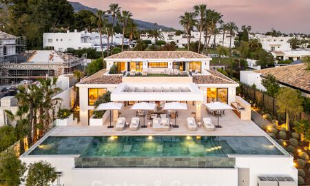 Espectacular villa de lujo en venta en una codiciada urbanización en Nueva Andalucía, Marbella 781296