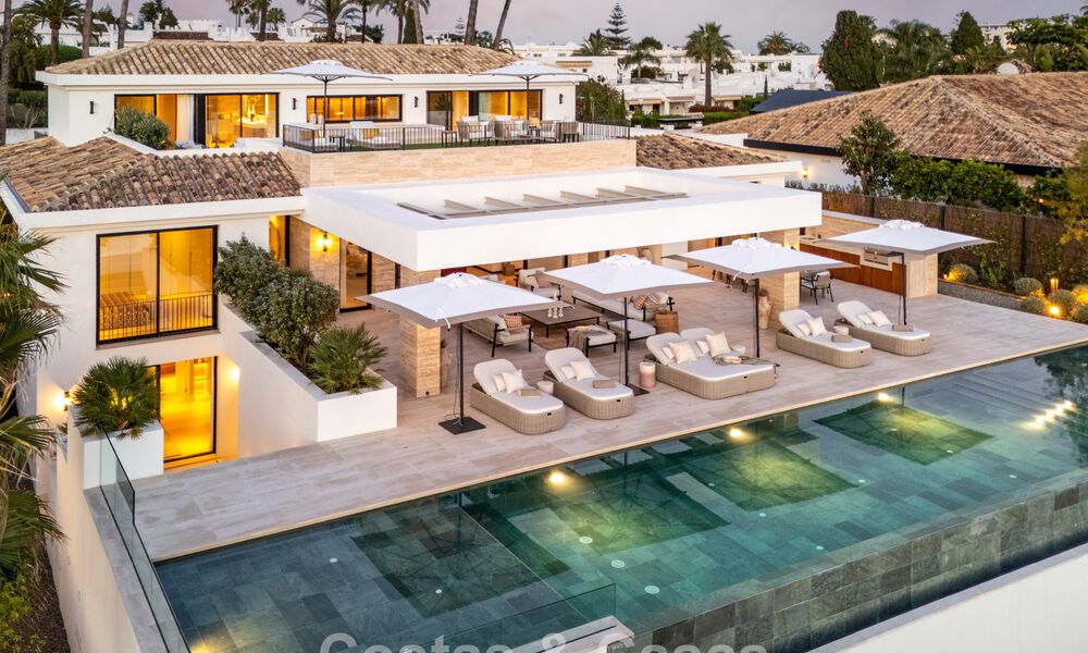 Espectacular villa de lujo en venta en una codiciada urbanización en Nueva Andalucía, Marbella 781297