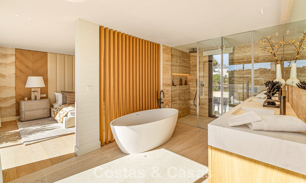 Espectacular villa de lujo en venta en una codiciada urbanización en Nueva Andalucía, Marbella 781302