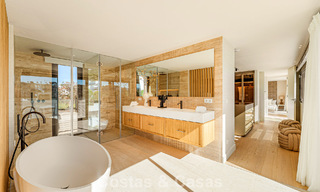 Espectacular villa de lujo en venta en una codiciada urbanización en Nueva Andalucía, Marbella 781303 