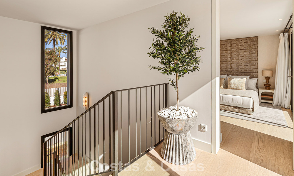 Espectacular villa de lujo en venta en una codiciada urbanización en Nueva Andalucía, Marbella 781308