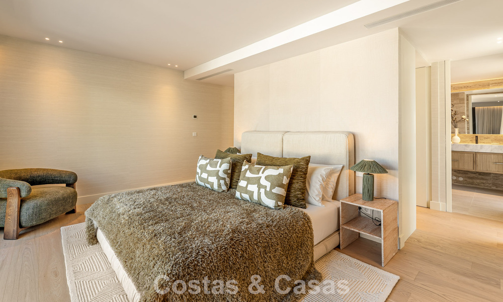 Espectacular villa de lujo en venta en una codiciada urbanización en Nueva Andalucía, Marbella 781313