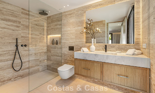 Espectacular villa de lujo en venta en una codiciada urbanización en Nueva Andalucía, Marbella 781314 