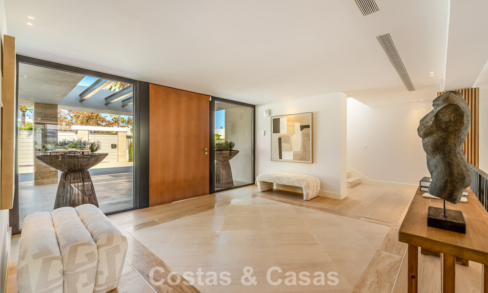 Espectacular villa de lujo en venta en una codiciada urbanización en Nueva Andalucía, Marbella 781317