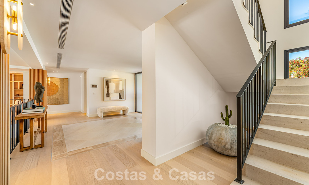 Espectacular villa de lujo en venta en una codiciada urbanización en Nueva Andalucía, Marbella 781318