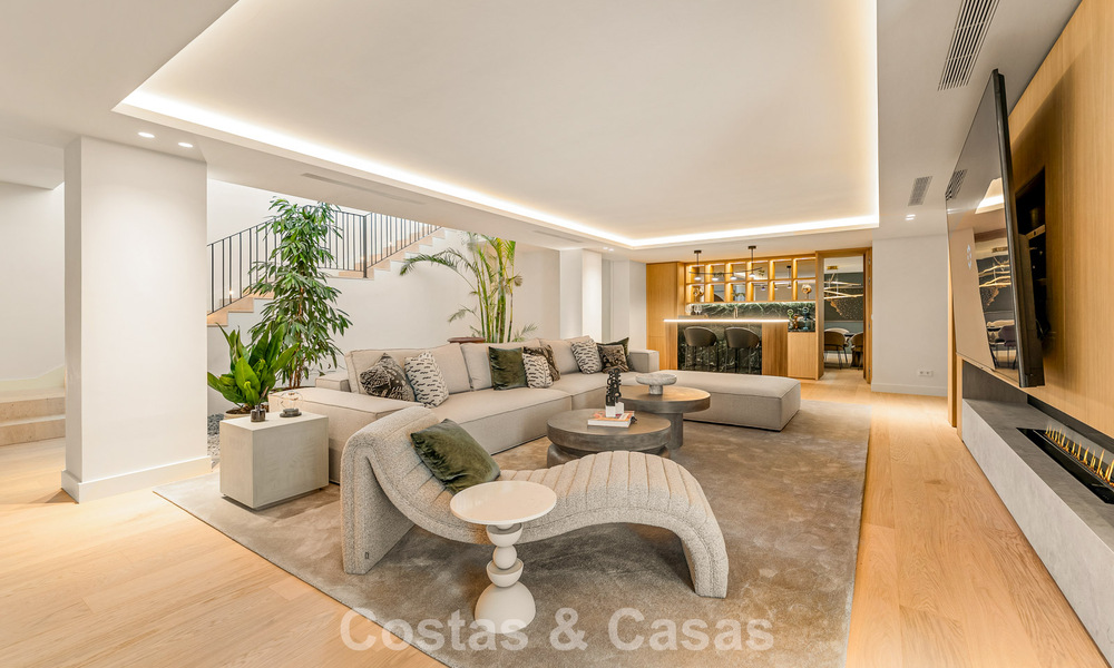 Espectacular villa de lujo en venta en una codiciada urbanización en Nueva Andalucía, Marbella 781327