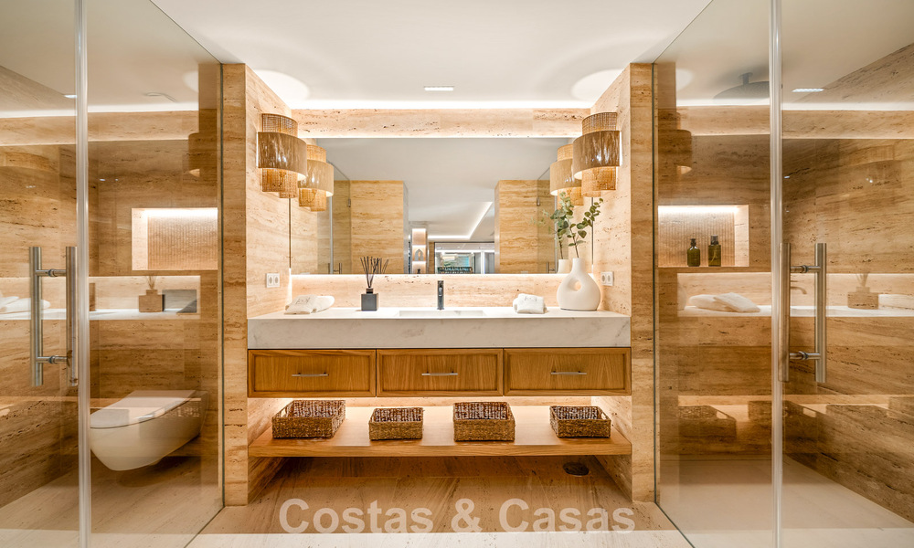 Espectacular villa de lujo en venta en una codiciada urbanización en Nueva Andalucía, Marbella 781333